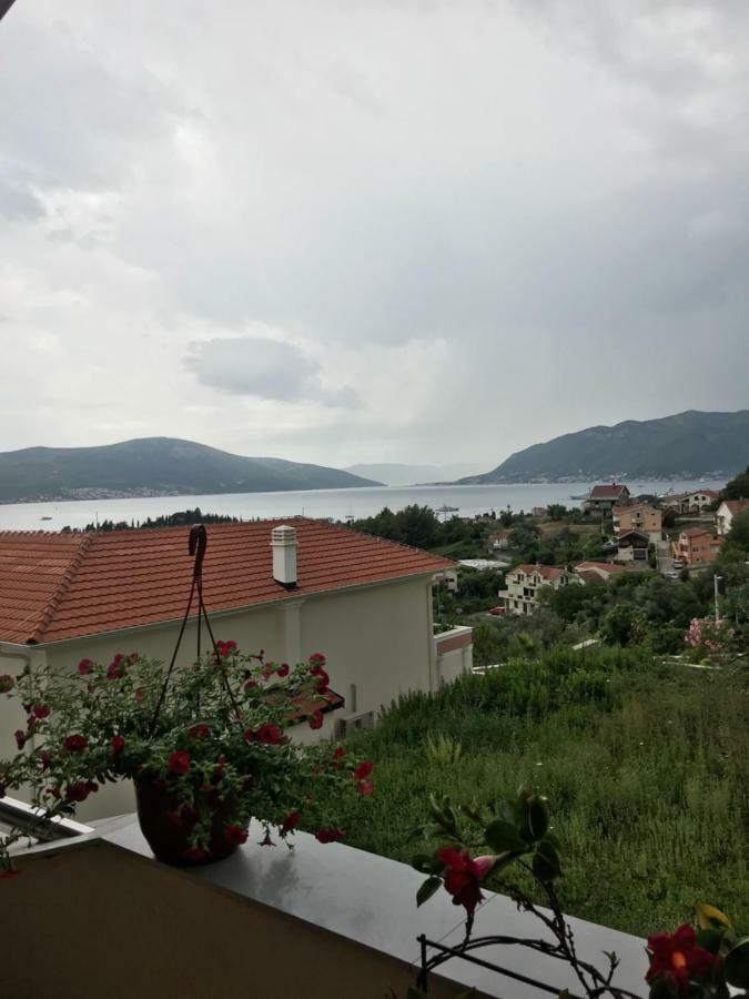 Id Apartments Tivat Exterior foto