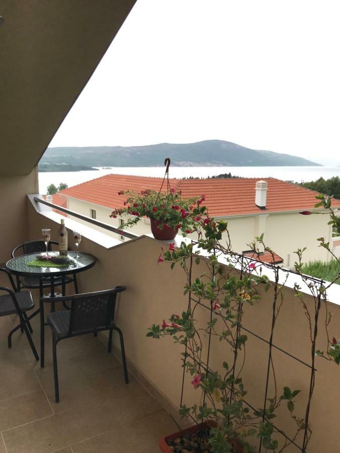 Id Apartments Tivat Exterior foto